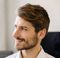 Portrét lídr v technologiích fintech a kryptoměn Michael Brennan v pozici CTO